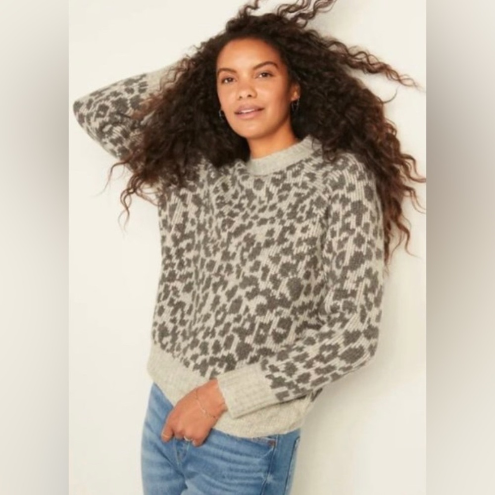 American Eagle 🦅 Outfitters Animal-Print Sweater